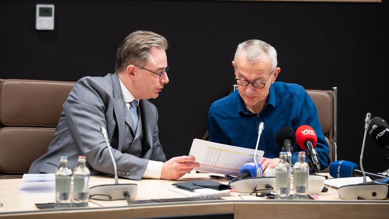 "Ce sont toujours les mêmes qui paient", "excellente nouvelle" : l’opposition et le monde du travail réagissent à l’accord budgétaire "Ce sont toujours les mêmes qui paient", "excellente nouvelle" : l’opposition et le monde du travail réagissent à l’accord budgétaire