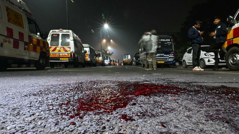Inde : une voiture explose au coeur de la capitale New Delhi et tue huit personnes, Modi parle de "complot"