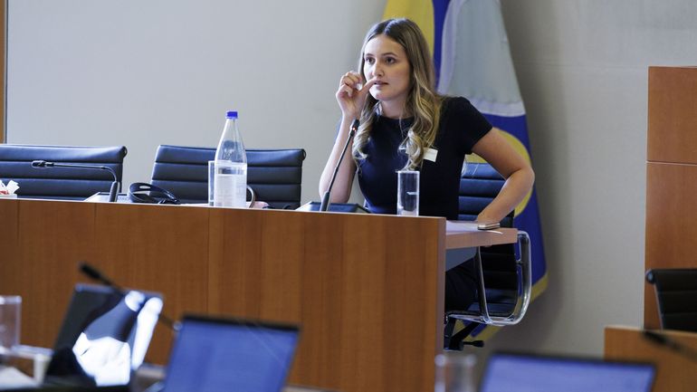 Marcela Gori conteste qu'il y a eu un vote pour réinstaller Lotfi Mostefa à la présidence du Foyer anderlechtois