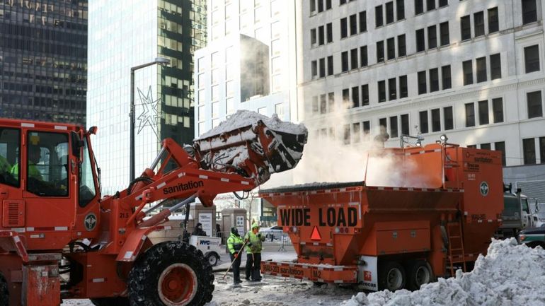 Après la tempête à New York, des "jacuzzi" géants pour faire fondre la neige