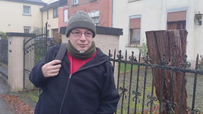 "Parlons solutions" : après quasi 10 ans au chômage, Hervé travaille désormais à la Police fédérale à Arlon