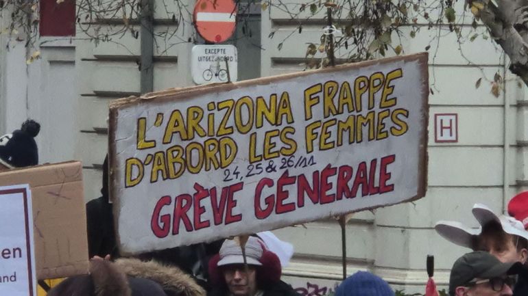 Entre 3000 et 5000 personnes manifestent contre les violences sexistes dans les rues de Bruxelles