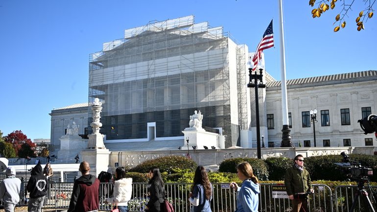 La Cour suprême américaine va examiner le décret de Trump revenant sur le droit du sol
