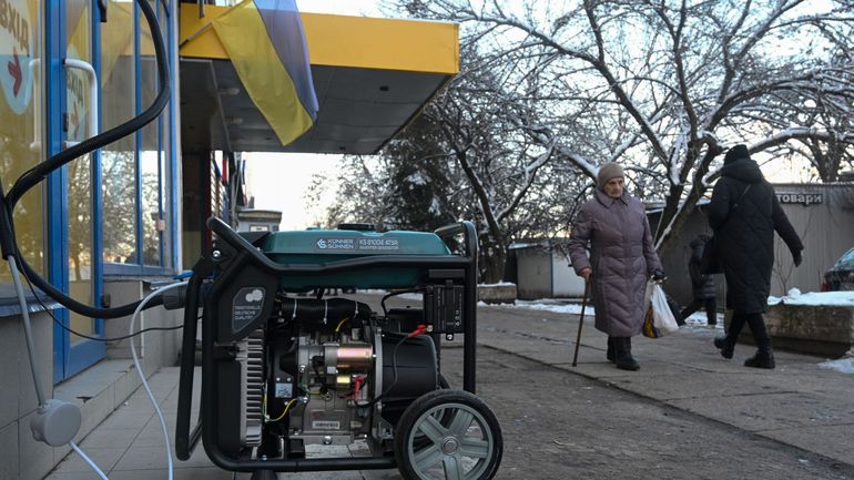 Guerre en Ukraine : les frappes russes ont causé des "dommages considérables" au réseau électrique, faisant craindre un hiver difficile
