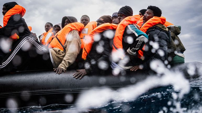 Asile et migration : une majorité droite-extrême droite vote le règlement "retour" au Parlement européen