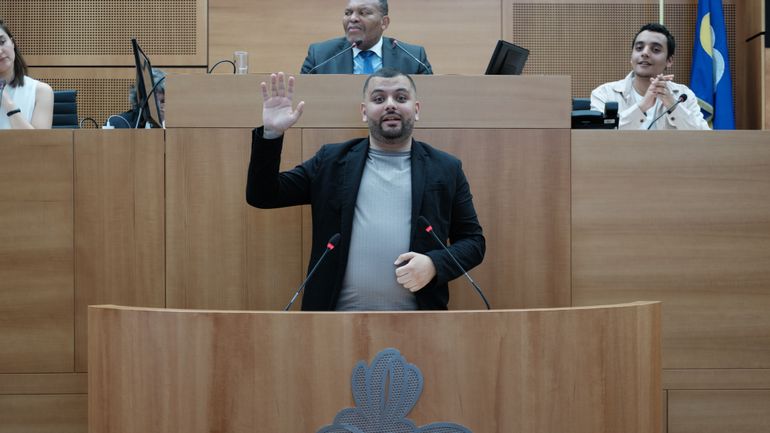 Soulaimane El Mokadem (ex-PTB) rejoint le groupe PS au parlement bruxellois Soulaimane El Mokadem (ex-PTB) rejoint le groupe PS au parlement bruxellois