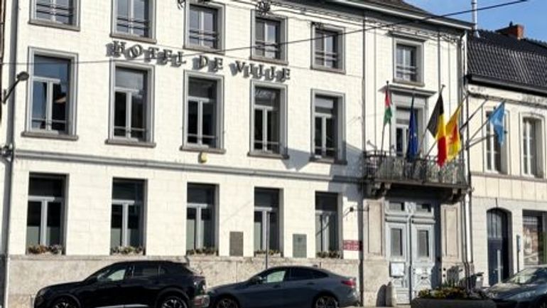 Municipales en France : un mois après, quelles relations entre élus d'extrême droite et bourgmestres du Hainaut ?