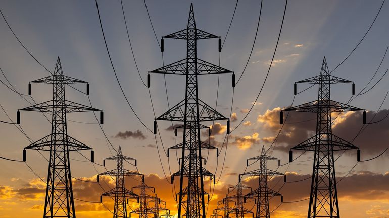 Boucle du Hainaut : l'enfouissement de la ligne à haute tension, impossible ou trop cher ?
