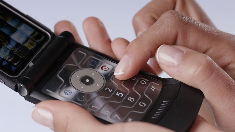 Le retour du flip phone : se libérer de l’hyperconnexion