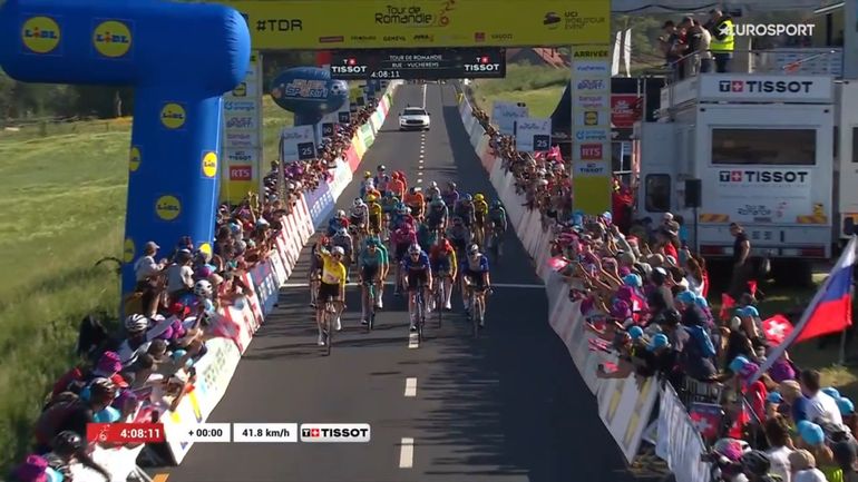 Tour de Romandie : l’insatiable Tadej Pogacar remporte la 2e étape au sprint