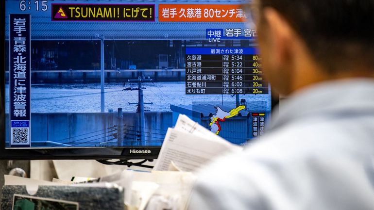 Le Japon émet une alerte de "puissant" séisme pour le nord du pays, après une première secousse et une alerte tsunami