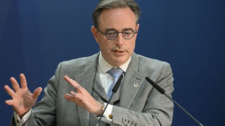 Bart De Wever reprendra des bilatérales au sujet du budget fédéral dès ce vendredi Bart De Wever reprendra des bilatérales au sujet du budget fédéral dès ce vendredi