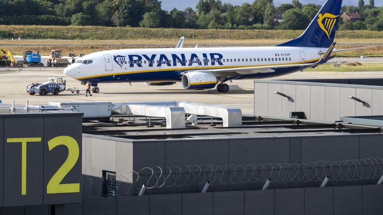 Taxes aériennes belges : Ryanair annonce supprimer 1 million de sièges à Bruxelles et Charleroi et retirer cinq avions de sa base à Charleroi Taxes aériennes belges : Ryanair annonce supprimer 1 million de sièges à Bruxelles et Charleroi et retirer cinq avions de sa base à Charleroi