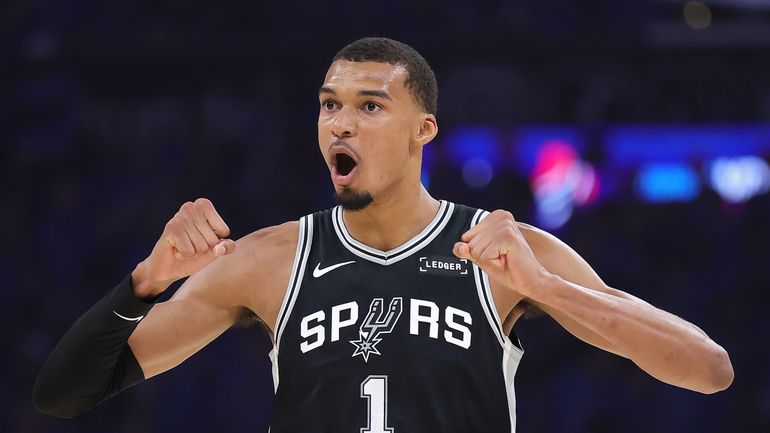 Wembanyama monumental, prolongations : les Spurs dominent le Thunder et lancent une finale de Conférence alléchante