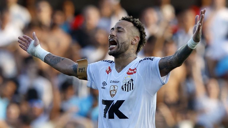 Santos arrache son maintien en D1 brésilienne, Neymar bientôt opéré du genou avec le Mondial en point de mire Santos arrache son maintien en D1 brésilienne, Neymar bientôt opéré du genou avec le Mondial en point de mire