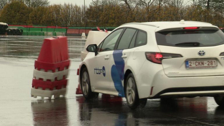 Freinage automatique d'urgence : notre test révèle les limites du système de sécurité Freinage automatique d'urgence : notre test révèle les limites du système de sécurité