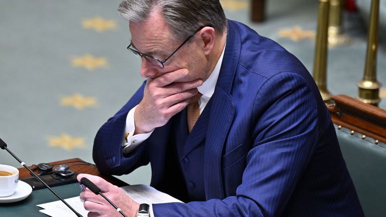 Réforme des pensions, indexation plafonnée... La loi-programme de l'Arizona adoptée à la Chambre lors d'un vote nocturne