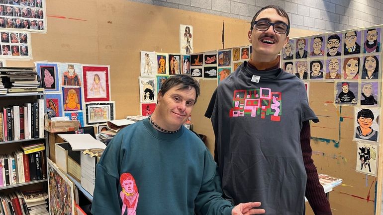 Cadeau de Noël avec du cœur : la petite boutique du CREAHM rouvre ses portes.