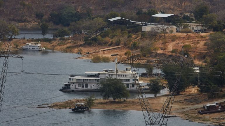Le bilan s'alourdit : 92 morts suite au naufrage d'un ferry sur le lac Kariba au Zimbabwe