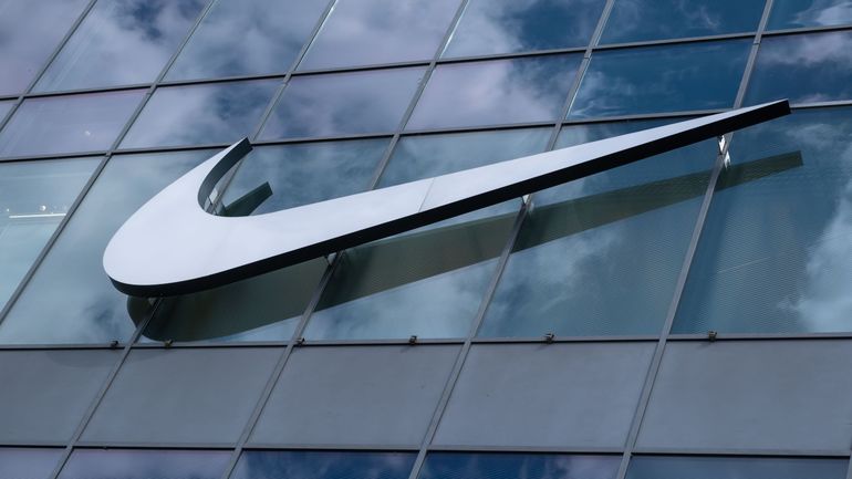 Nike bat de l'aile : pourquoi le géant du sport quitte le club des 100 plus grandes entreprises de Wall Street