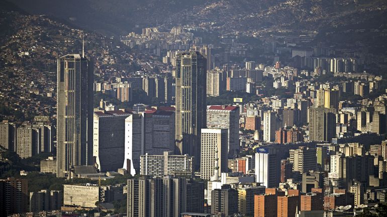 Venezuela : de fortes explosions ont été entendues à Caracas, sur fond de tensions avec les Etats-Unis