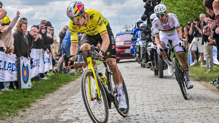 Un héroïque Wout van Aert touche enfin au but et décroche un Paris-Roubaix légendaire