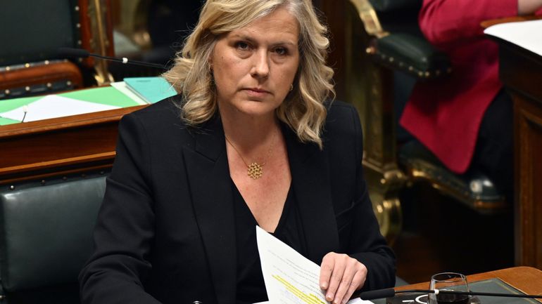 Âge sur les réseaux sociaux : Matz fustige les "slogans alarmistes" de la ministre Van Achter