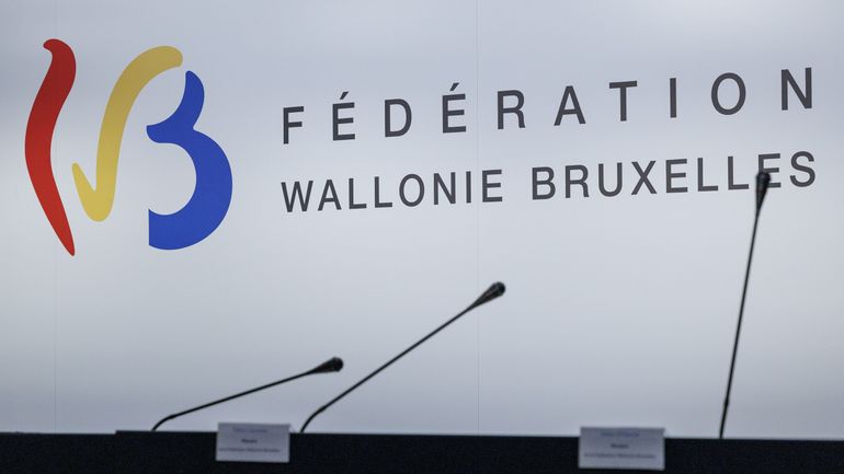 La Fédération Wallonie-Bruxelles est dans le rouge, faut-il encore plus réduire les dépenses ?