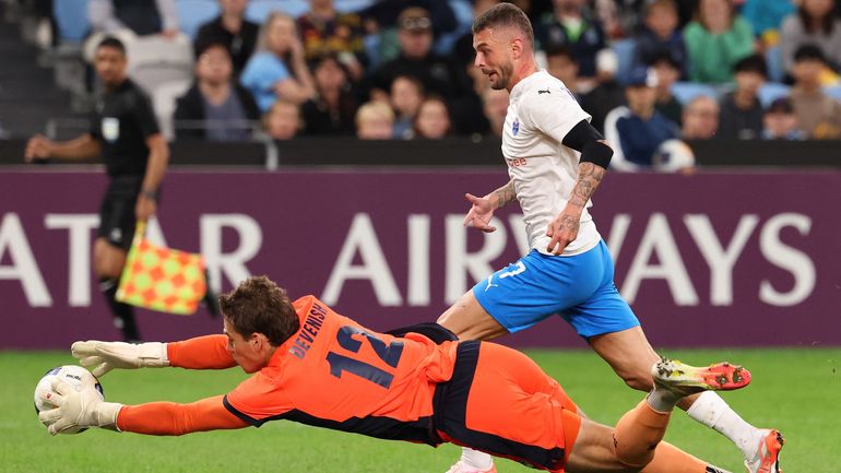 Maxime Lestienne dit adieu à Singapour avec des stats impressionnantes : "Il est temps de rentrer à la maison" Maxime Lestienne dit adieu à Singapour avec des stats impressionnantes : "Il est temps de rentrer à la maison"