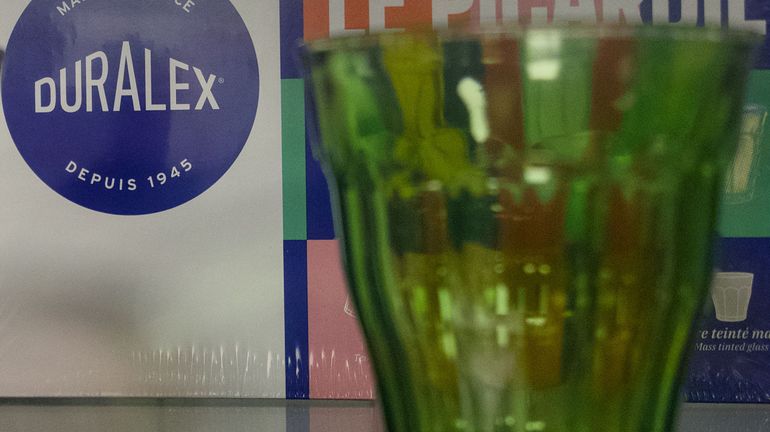 La verrerie française Duralex lève 20 millions d'euros : histoire d'une entreprise populaire qui a su marquer son époque