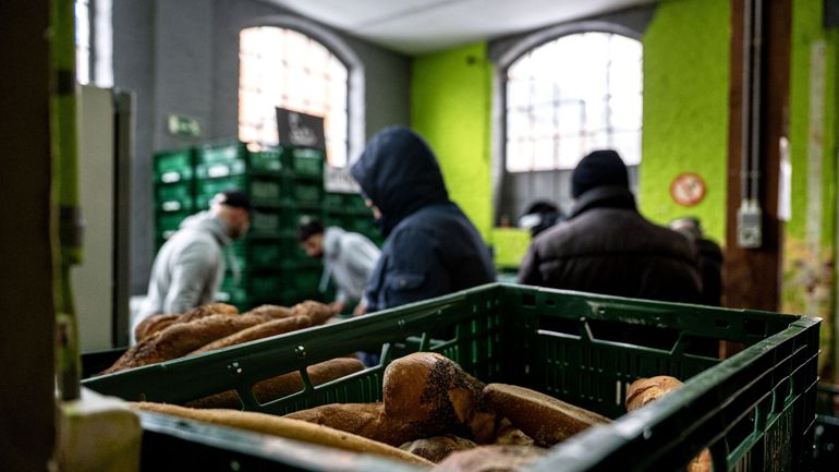 La campagne #FrigoVide dénonce l'explosion de la précarité alimentaire, aggravée par l'exclusion du chômage