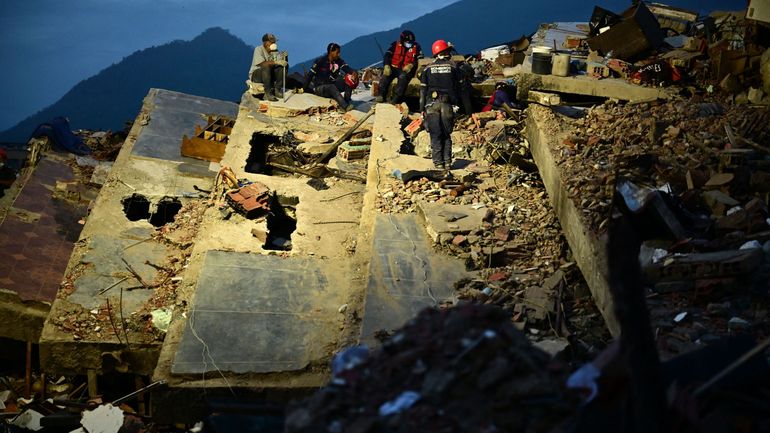 Séismes au Venezuela : le bilan du drame monte à près de 3000 morts, rumeur et faux espoir autour d'un enfant
