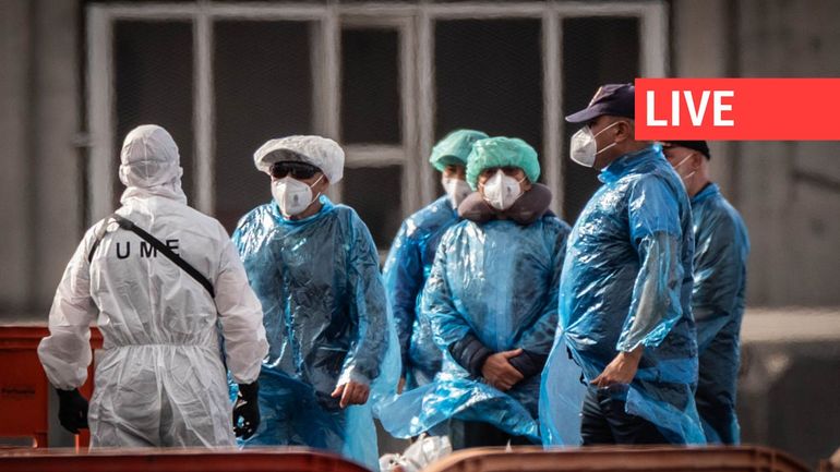 Direct - Hantavirus : les premières évacuations des passagers du navire de croisière Hondius vers l'aéroport commencent