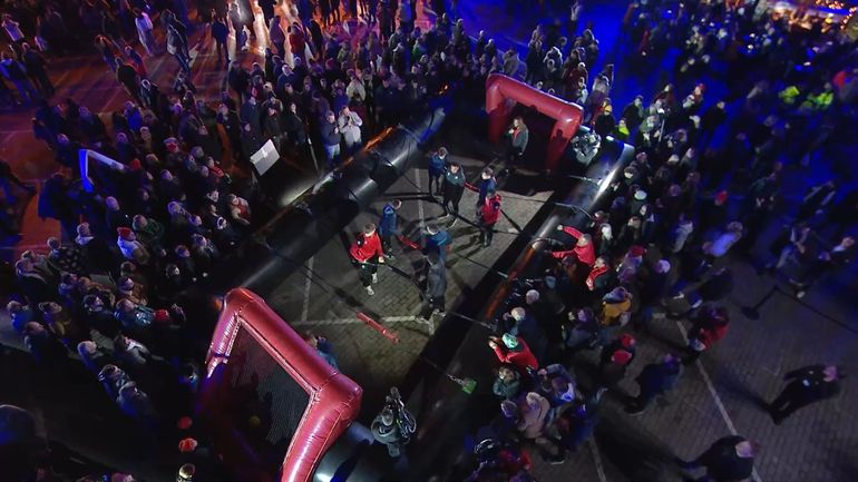 Ambiance de stade à Seraing : Vincent Langendries organise un kicker géant pour Viva for Life