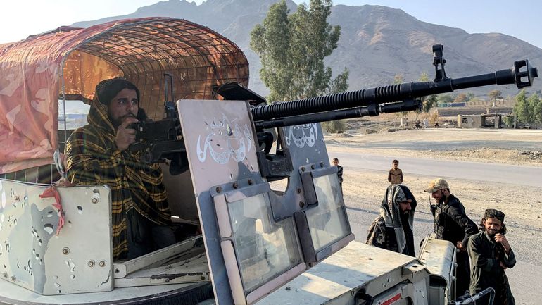 Guerre Pakistan-Afghanistan : un avion militaire pakistanais s'écrase à Jalalabad (Afghanistan), le pilote capturé