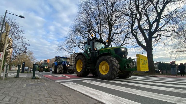 Convois d’agriculteurs : importants ralentissements ce jeudi matin vers Bruxelles Convois d’agriculteurs : importants ralentissements ce jeudi matin vers Bruxelles