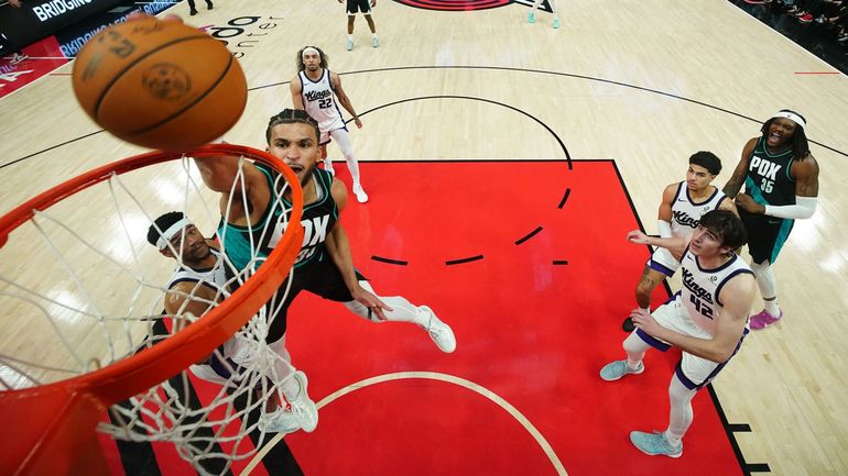 NBA : les Portland Trail Blazers de Toumani Camara à une victoire des playoffs