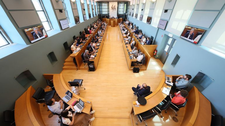 Parité dans les organes de décisions et les conseils d'administration wallons : pour la majorité MR/Les Engagés, le temps des quotas est révolu
