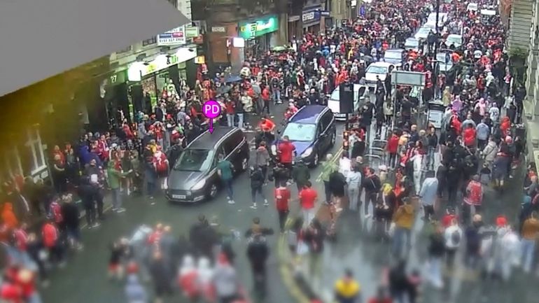 Plus de 21 ans de prison pour l’automobiliste qui avait foncé dans la foule à Liverpool Plus de 21 ans de prison pour l’automobiliste qui avait foncé dans la foule à Liverpool