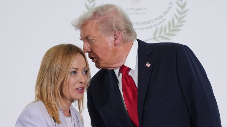 En menaçant leur souveraineté nationale, "Donald Trump est devenu un allié encombrant pour l'extrême droite européenne"