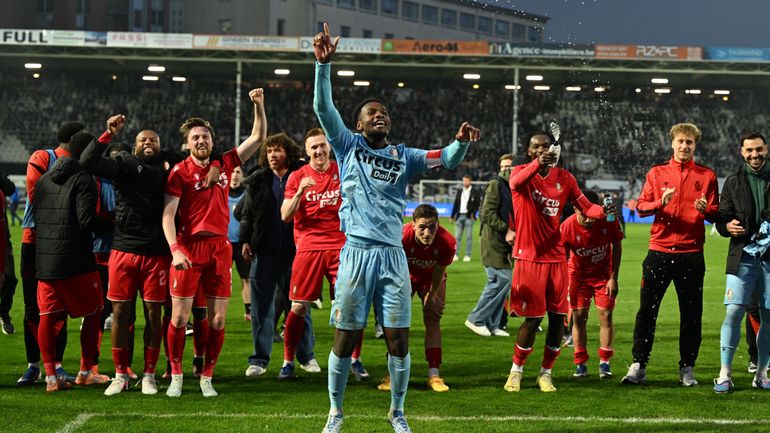 Deux tirs cadrés, deux buts : le Standard s’offre un hold-up parfait face à un Charleroi mal payé