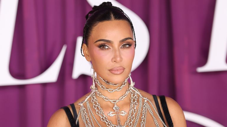 Fortnite feat. Kim Kardashian : la collaboration luxueuse qui ne fait pas l’unanimité chez les gamers Fortnite feat. Kim Kardashian : la collaboration luxueuse qui ne fait pas l’unanimité chez les gamers