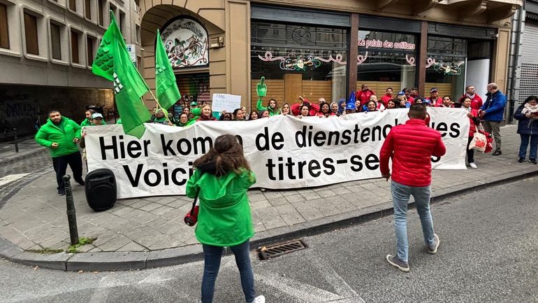 Revalorisation salariale : les aides-ménagères bruxelloises attendent "un cadeau de Noël"