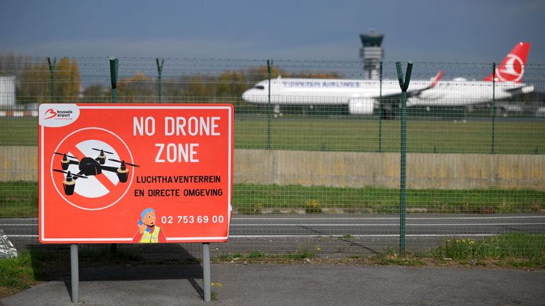 Après la France et l'Allemagne, le Royaume-Uni envoie également une équipe anti-drones en Belgique