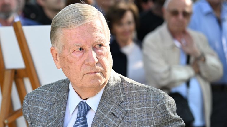 France : "Les politiques ressemblent plutôt à des boucs émissaires qu'à des uniques coupables", selon l'éditorialiste Alain Duhamel