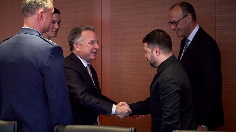 À Berlin, de nouveaux pourparlers américano-ukrainiens ce lundi : de nombreux dirigeants européens sur place À Berlin, de nouveaux pourparlers américano-ukrainiens ce lundi : de nombreux dirigeants européens sur place