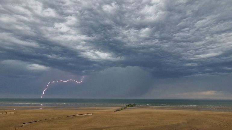 Météo en Belgique : gare aux orages ce week-end, avertissement jaune sur les provinces wallonnes, le 1722 activé