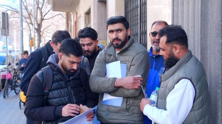 "Viva Pedro Sanchez !" : en Espagne, l'espoir des sans-papiers face à une régularisation historique