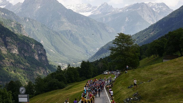 Direct commenté - Giro 2026, 16e étape : Pellizzari et Eulallio explosent, Visma prête à mettre Vingegaard sur orbite