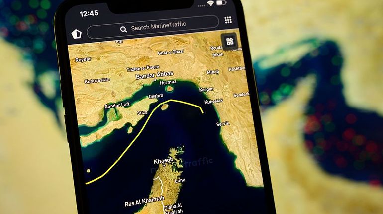 La revue de presse : bloquer pour débloquer ? À Ormuz, ça devient tactique